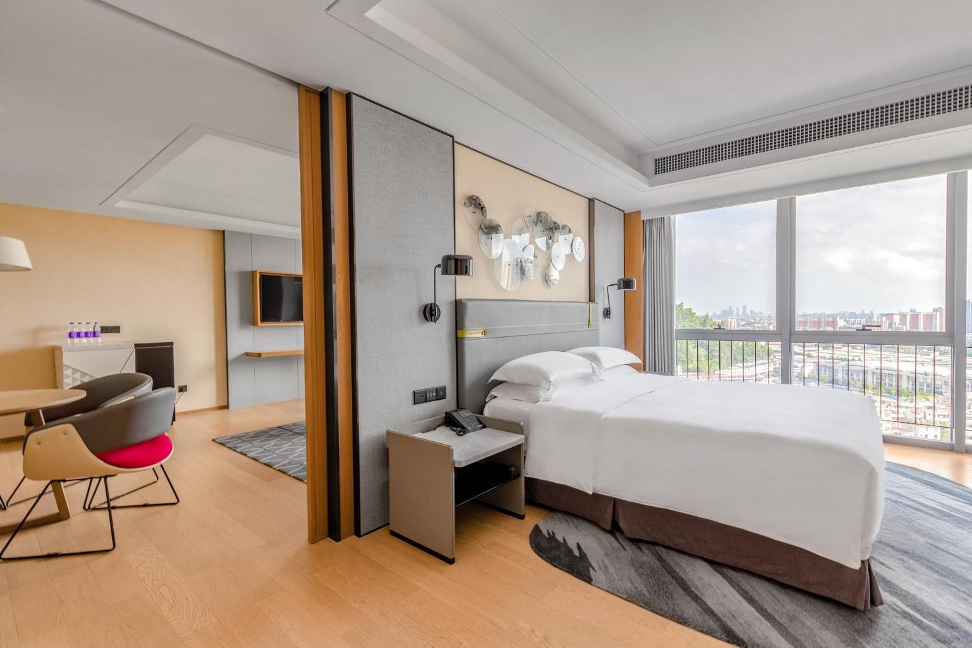 Holiday Inn Guangzhou South Lake Hotel - Ideal For Business & Leisure Ngoại thất bức ảnh