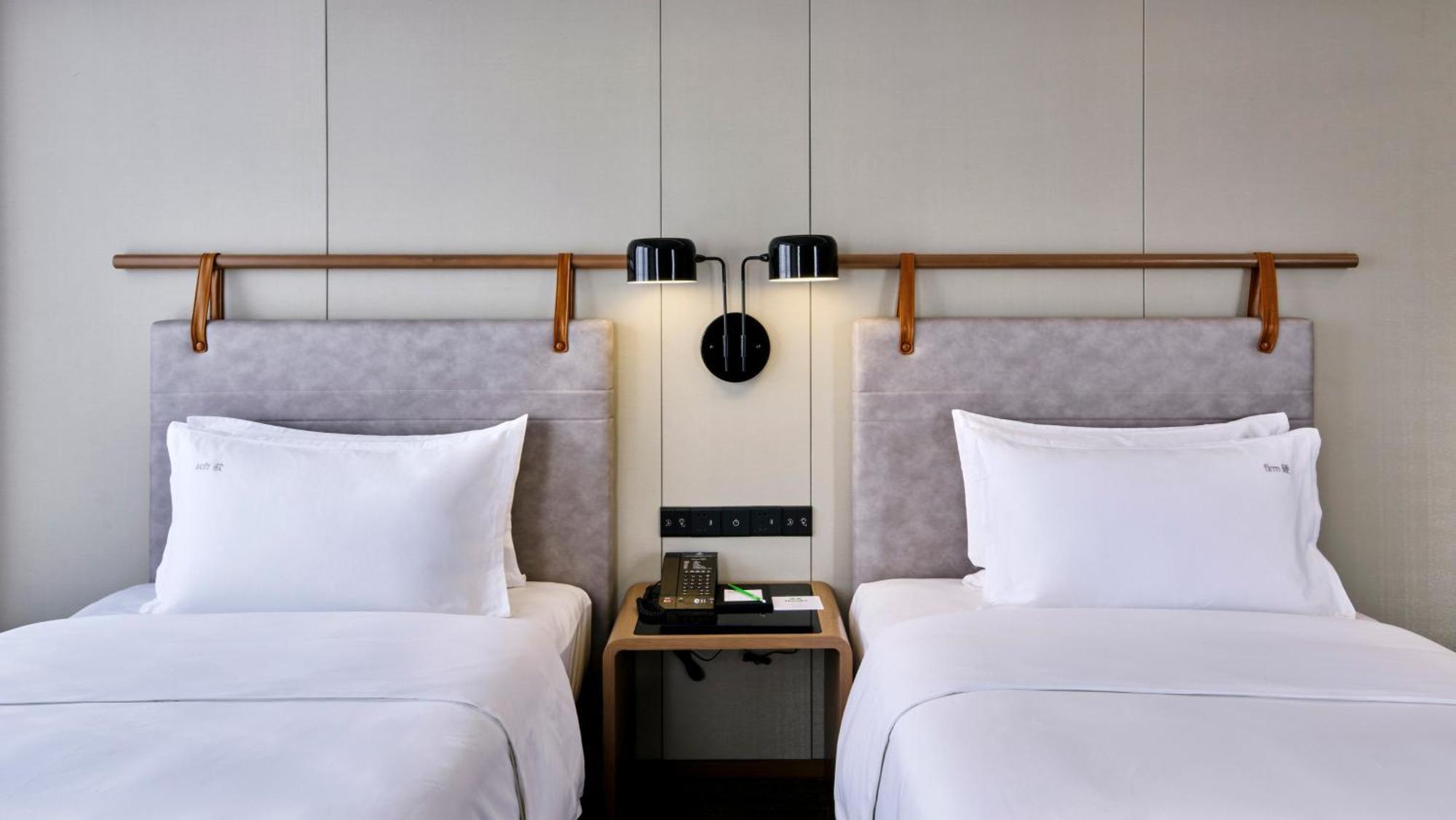 Holiday Inn Guangzhou South Lake Hotel - Ideal For Business & Leisure Ngoại thất bức ảnh